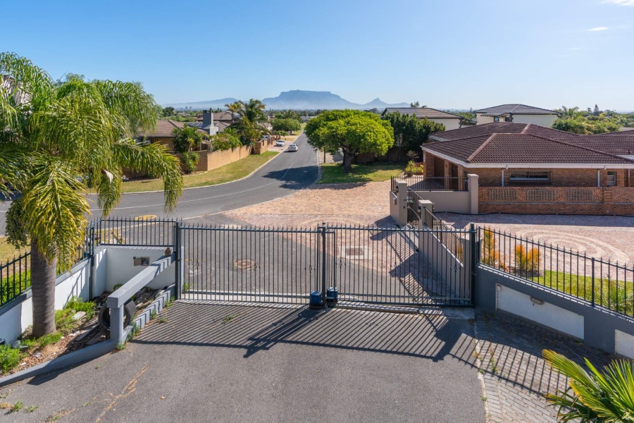 6 Bedroom Property for Sale in Welgelegen Western Cape